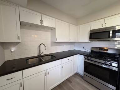 Main picture of 5825 Decatur Ave N