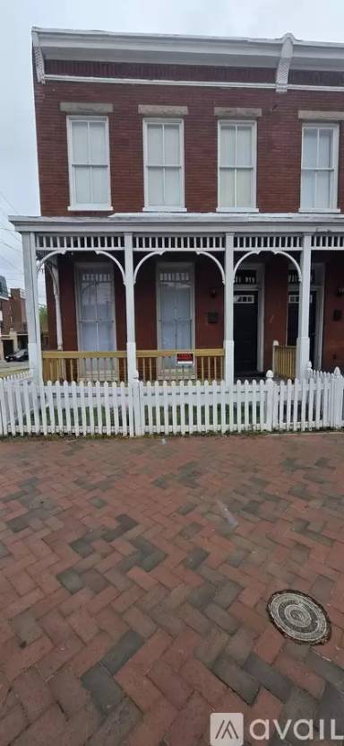 Main picture of 1128 W Marshall St
