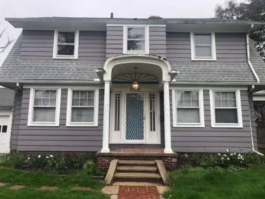 Main picture of 1335 Laclede Rd