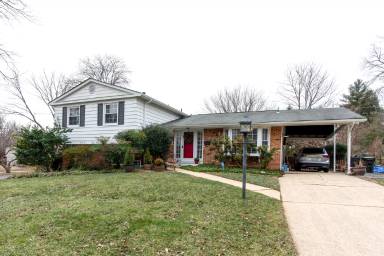 Main picture of 8601 Queen Elizabeth Blvd