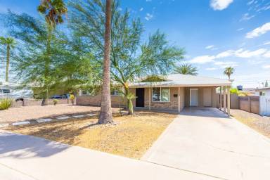 Main picture of 1523 W 7th St