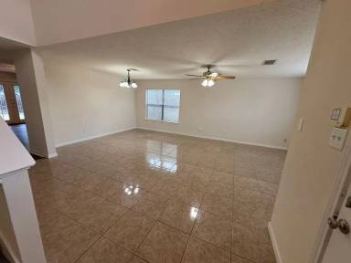 Main picture of 1367 Lakeside Loop