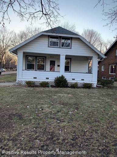 Main picture of 2004 Huffman Blvd