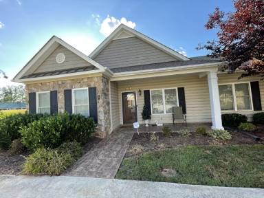 Main picture of 222 Meridian St