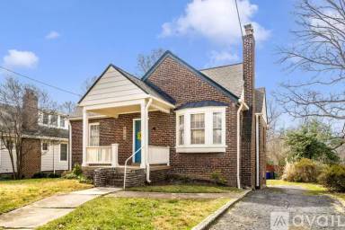 Main picture of 8106 Carroll Ln