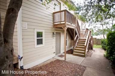 Main picture of 1513 E Franklin St