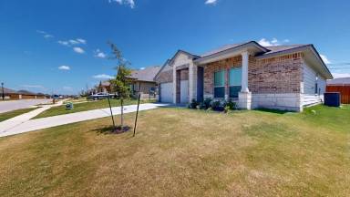 Main picture of 2916 Wigeon Way