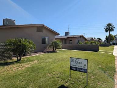 Main picture of 1153 W 20th St