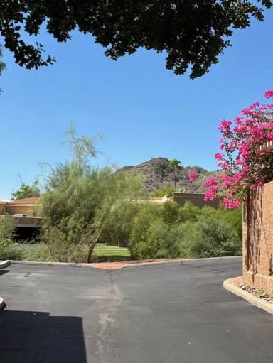 Main picture of 10427 N 10th St