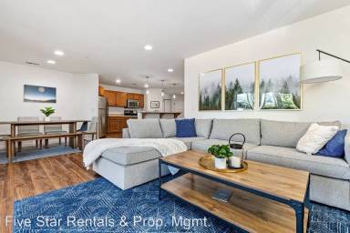 Main picture of 645 Woodland Pl