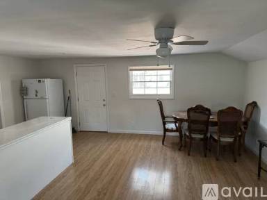 Main picture of 22640 Erwin St