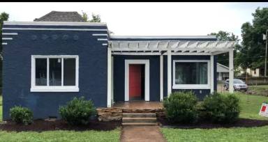 Main picture of 204 Beech St