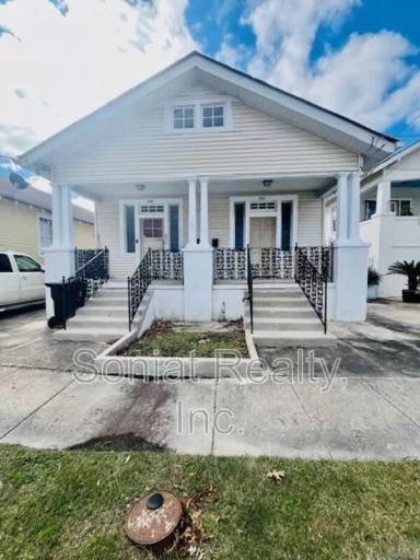 Main picture of 3512 Baudin St
