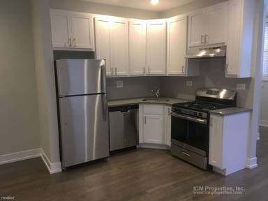 Main picture of 4951 N Oakley Ave
