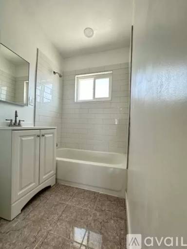 Main picture of 3118 W 109th St