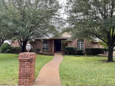 Main picture of 726 Wheatland Dr