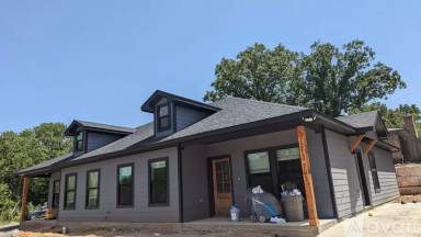 Main picture of 1213 Oak Dr