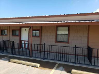 Main picture of 1811 S Main St