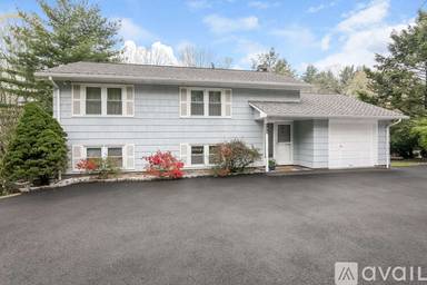 Main picture of 139 Old Mount Kisco Rd