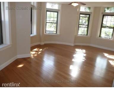 Main picture of 394 Riverway