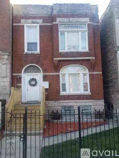 Main picture of 4625 S Langley Ave