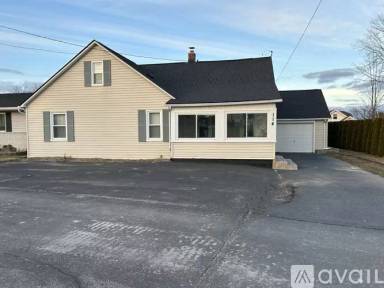 Main picture of 114 Interlochen Dr