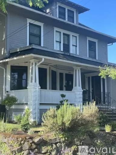 Main picture of 4836 SE Franklin St
