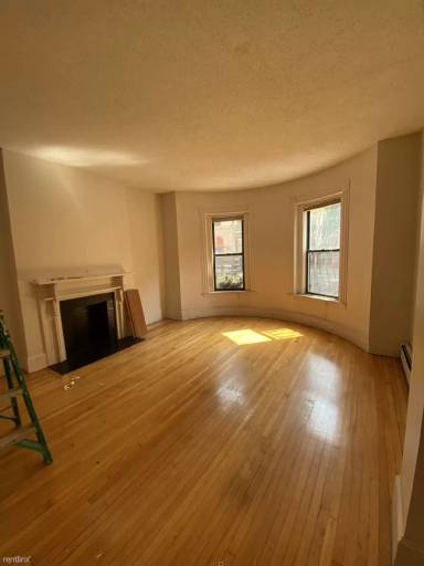 Main picture of 15 Hemenway St