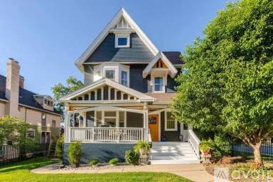 Main picture of 3567 Howard St