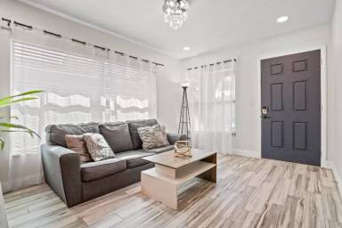 Main picture of 6244 S Martindale Ave