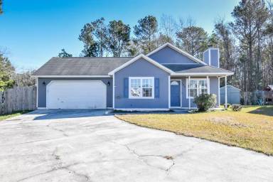Main picture of 103 Daphne Dr