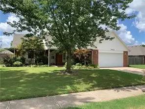 Main picture of 3802 SW Maple Rd