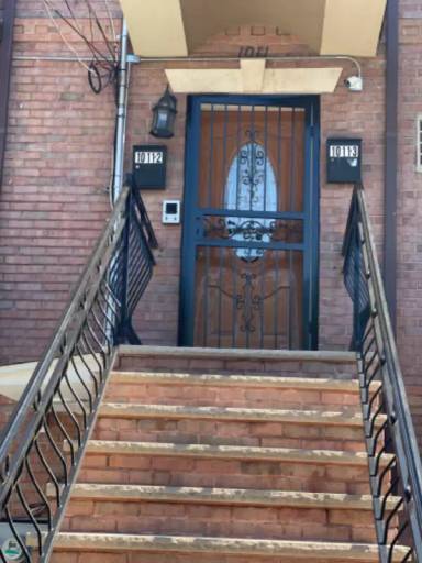 Main picture of 1011 E 225th St