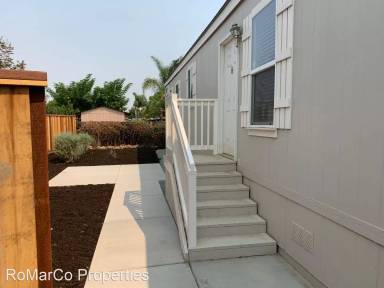 Main picture of 55 Simons Ct