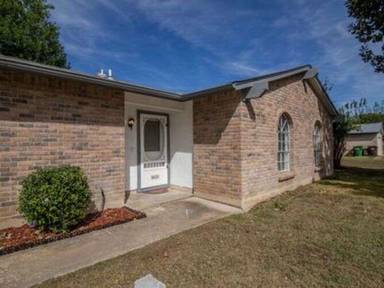 Main picture of 1602 Meadows Dr