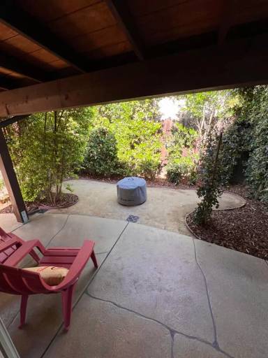 Main picture of Santa Ana Backhouse