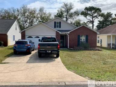 Main picture of 921 Claeven Cir