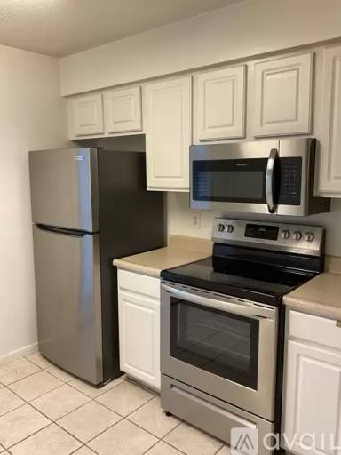 Main picture of 3402 S Oaklawn Cir