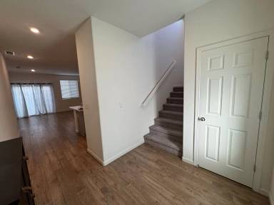 Main picture of 3042 E Seeger Ave
