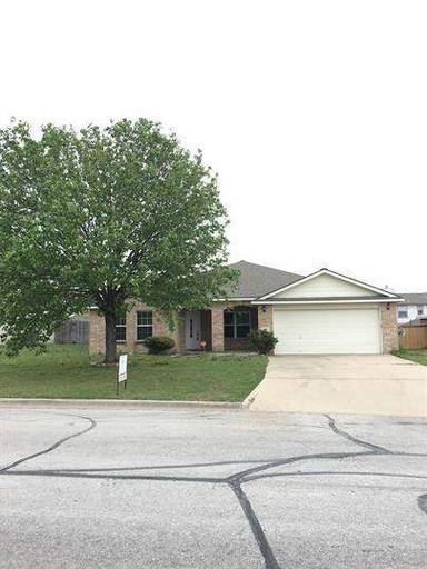 Main picture of 105 E Great Plains Trl