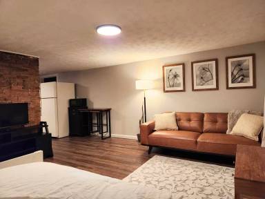 Main picture of 355 E Main St