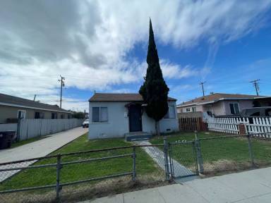 Main picture of 3551 Denver Ave