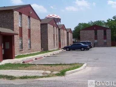 Main picture of 1400 Clamp Ave