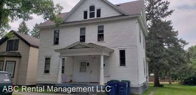 Main picture of 703 Jackson St