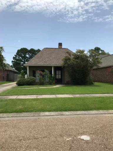 Main picture of 1935 Hunters Trail Dr
