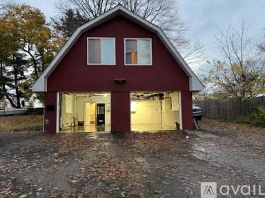 Main picture of 20 Reichold Rd