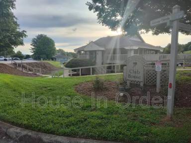 Main picture of 301 Abbey Cir