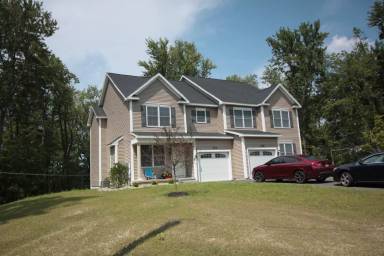 Main picture of 23 Waterford Ave