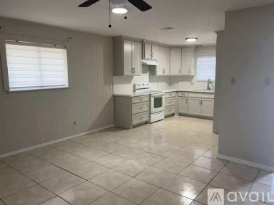 Main picture of 1703 Iowa St