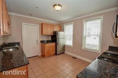 Main picture of 74 Thornton St